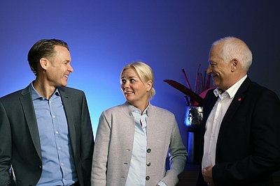 Nikas Schröder, Simone Schiffgens und Andreas Montag (v.l.n.r.) © ams.Solution AG