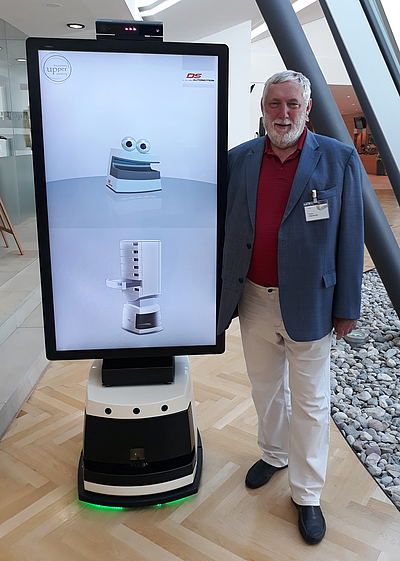 Auch Dr. Franz Fischler, Präsident des Europäischen Forums Alpbach, überzeugte sich davon, dass die Industrie 4.0 und autonome Maschinen keine reinen Zukunftsthemen sind, sondern dank österreichischer Hidden Champions wie DS AUTOMOTION längst Realit